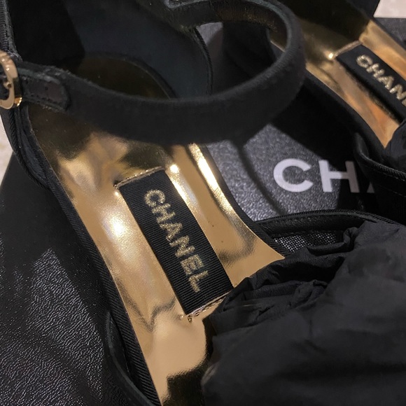 Authentic CHANEL shoes full set. Excellent condition - Picture 3 of 8